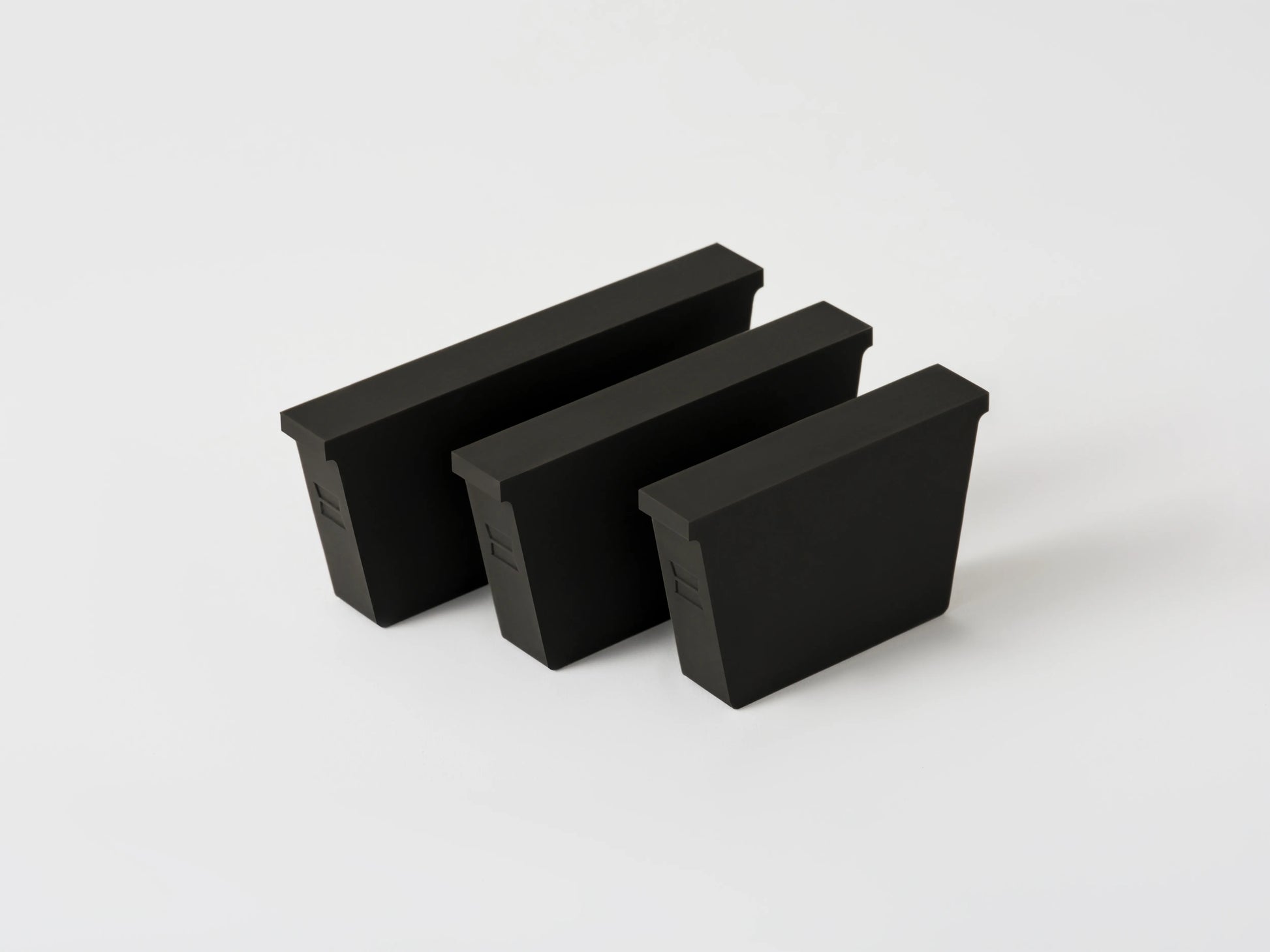 COMPARTMENTO Vide magnetic silicone drawer dividers in Smoke, set of three