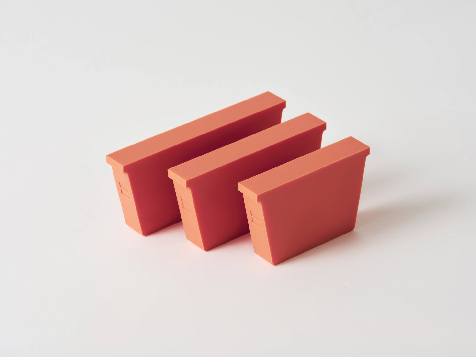COMPARTMENTO Vide magnetic silicone drawer dividers in Blush, set of three