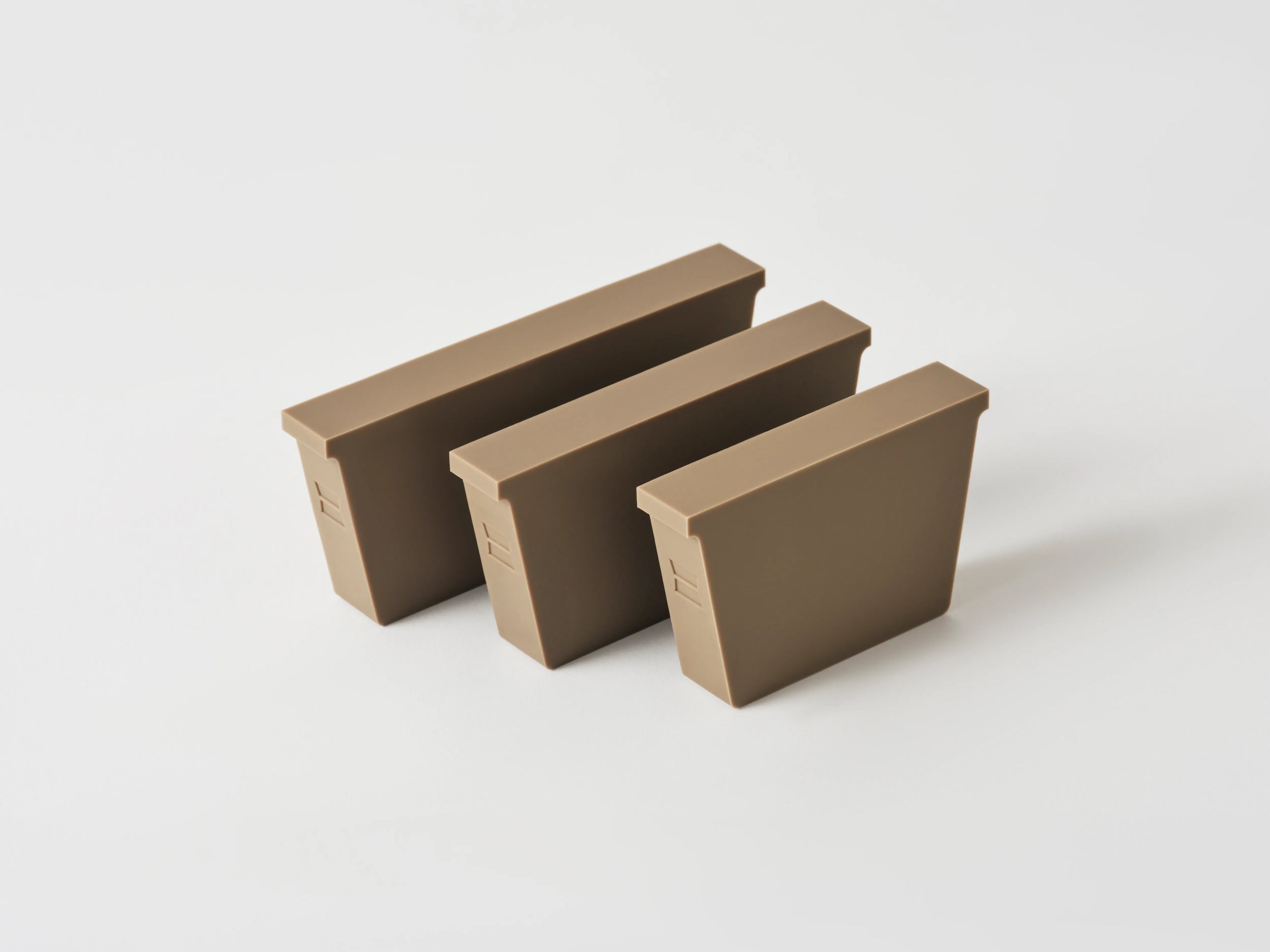 COMPARTMENTO Vide magnetic silicone drawer dividers in Taupe, set of three